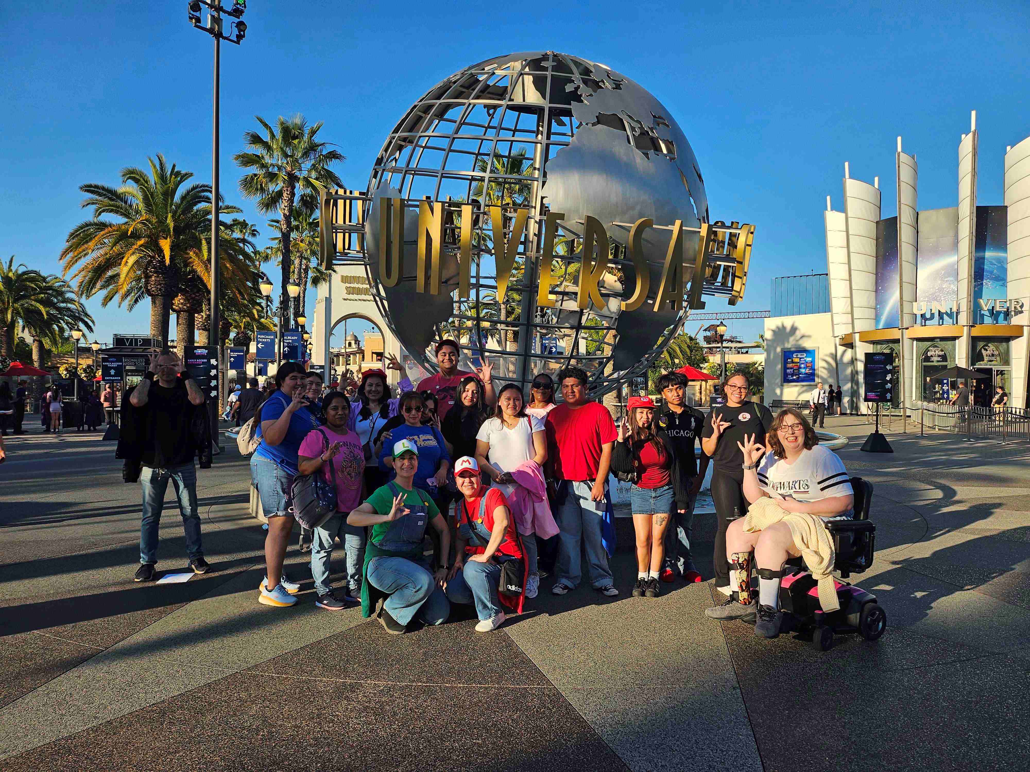 av students at universal studios