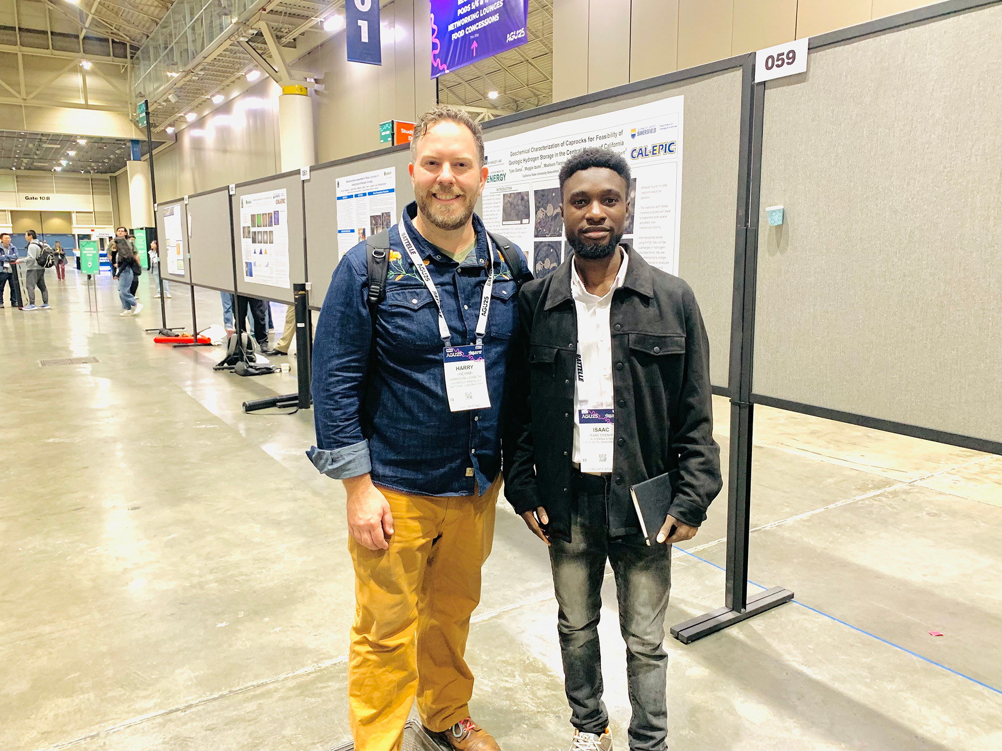 Isaac meets Dr. Harry Lisabeth from Lawrence Berkeley National Lab at AGU 2025