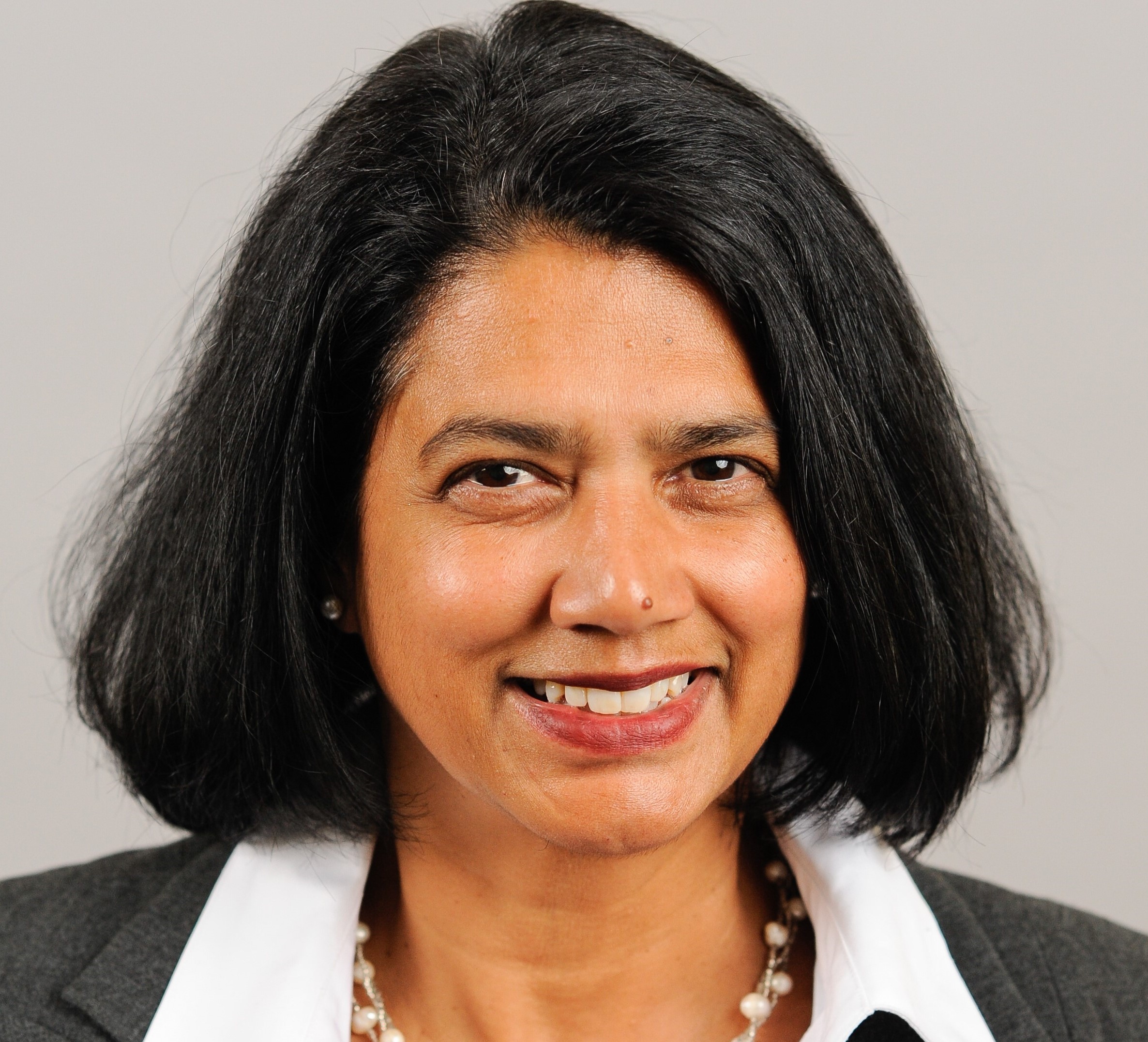 Dr. Elaine   Correa